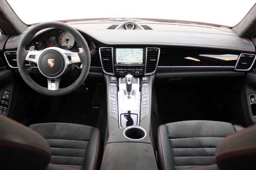  Porsche Panamera GTS 2013 года  (фото 2 из 52)